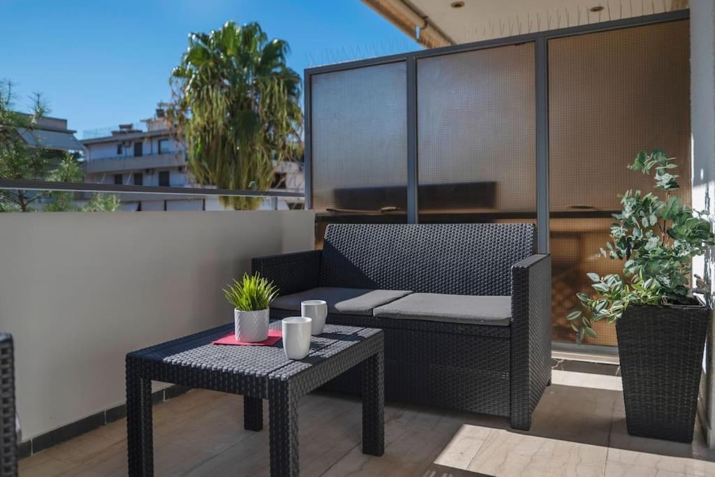 Beautiful Apt In Glyfada Center, Papandreou Street Athens Ngoại thất bức ảnh